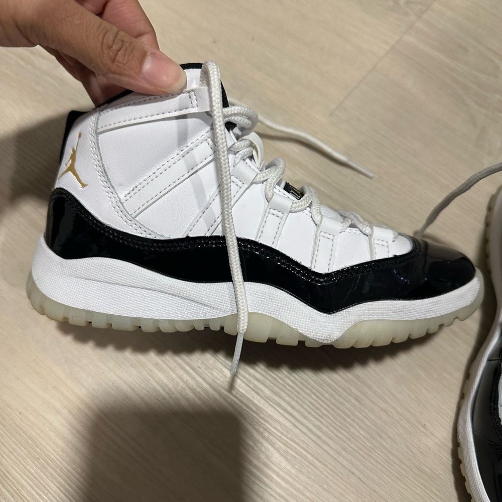 Air Jordan 11 Retro White Black Sneakers